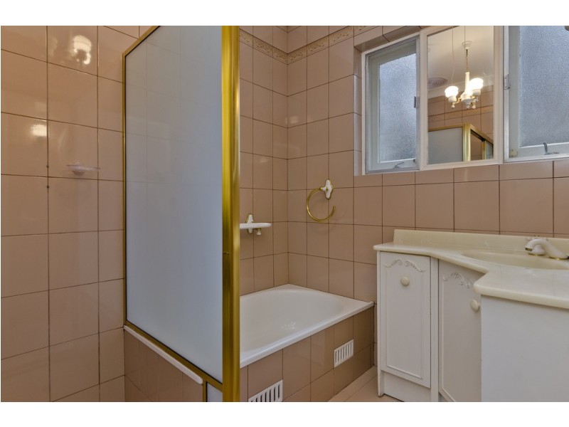 1 Tutt Avenue, Kingswood SA 5062