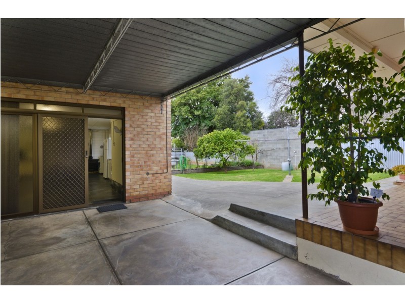 1 Tutt Avenue, Kingswood SA 5062