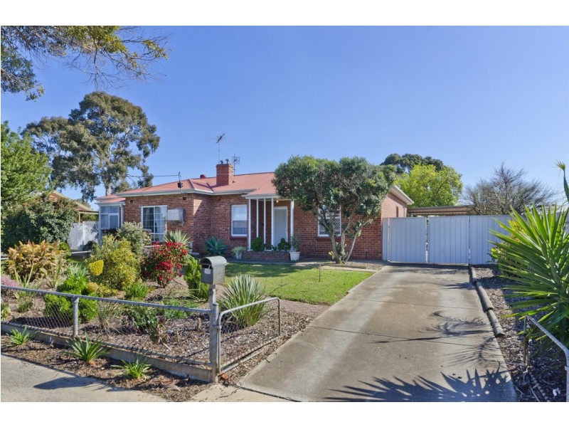 18 Carey Avenue, Seaton SA 5023