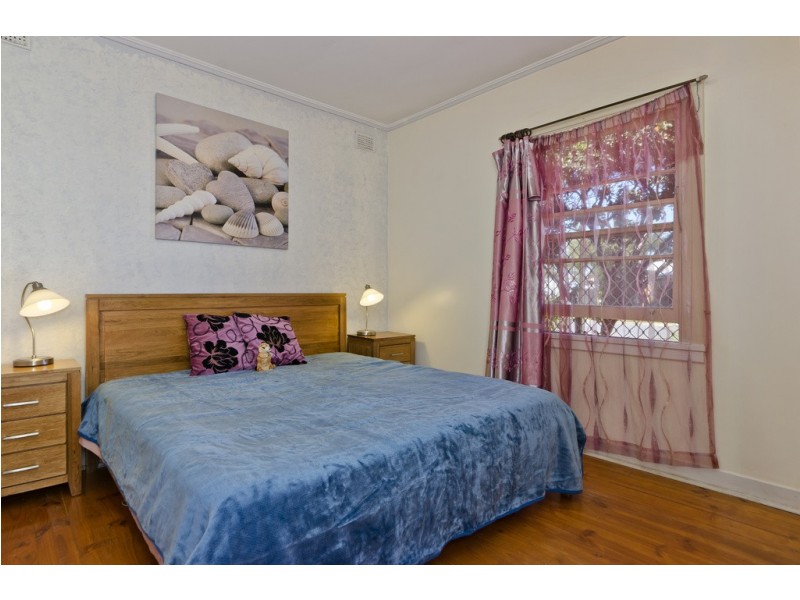 18 Carey Avenue, Seaton SA 5023