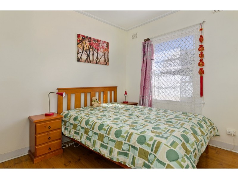 18 Carey Avenue, Seaton SA 5023