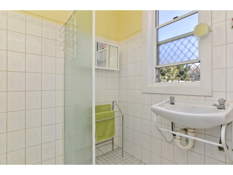 18 Carey Avenue, Seaton SA 5023