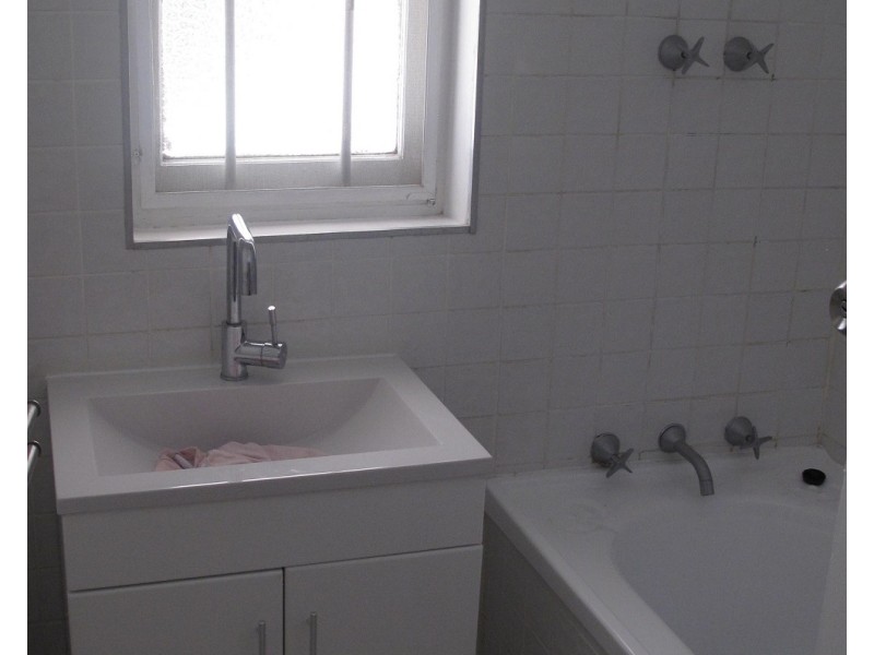 1 Neville Avenue, Clarence Gardens SA 5039