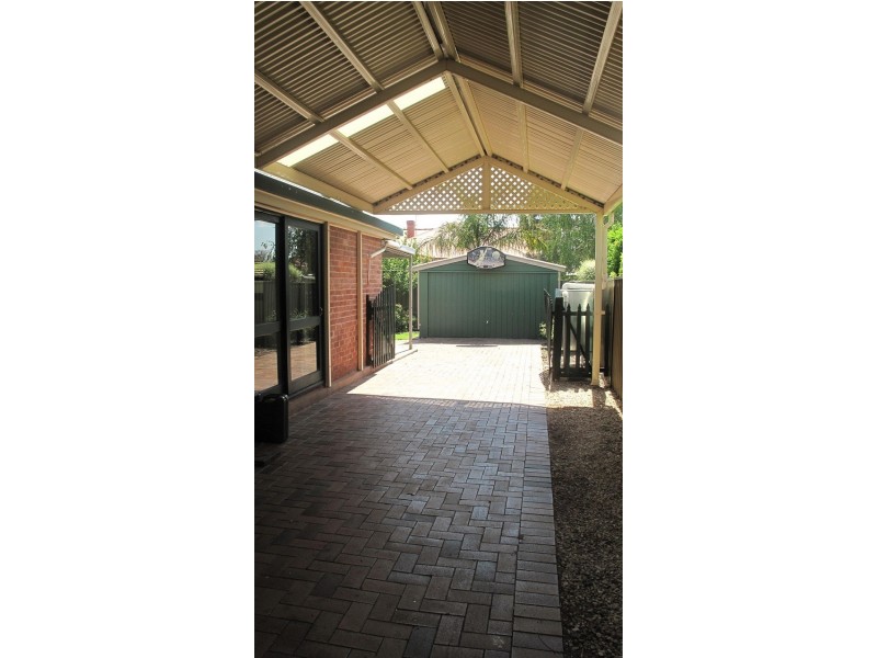 3 Narinna Avenue, Cumberland Park SA 5041