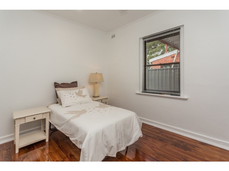 17 English Avenue, Clovelly Park SA 5042