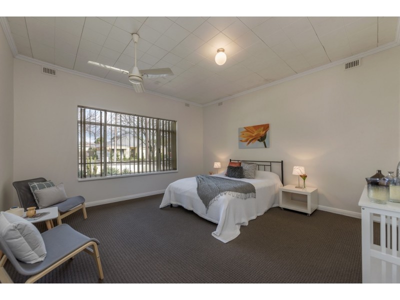 61 Albert Street, Clarence Gardens SA 5039