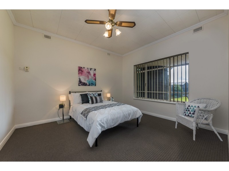 61 Albert Street, Clarence Gardens SA 5039