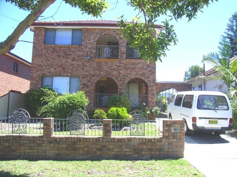 42 Little Road, Bankstown NSW 2200