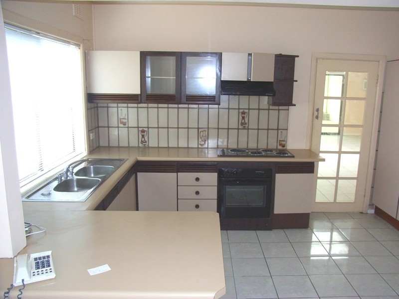 42 Little Road, Bankstown NSW 2200