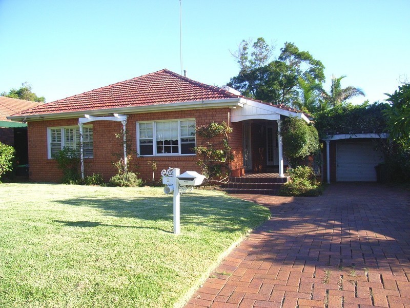 2  Gowlland Parade, Panania NSW 2213