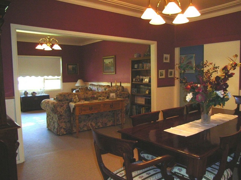 2  Gowlland Parade, Panania NSW 2213