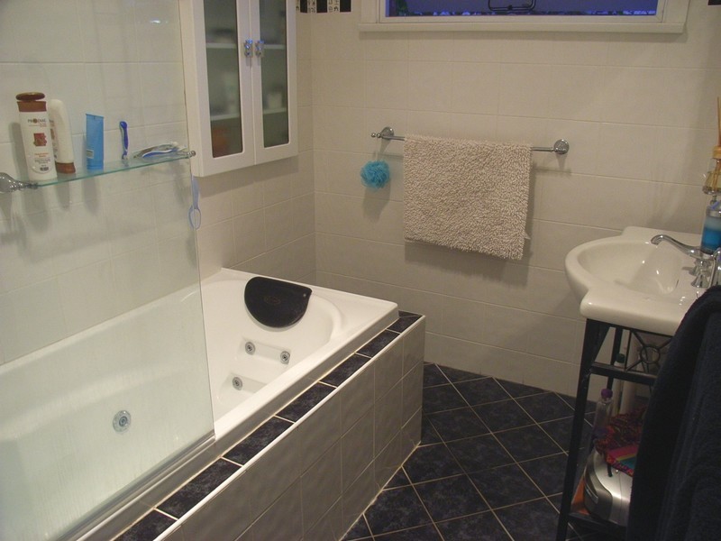 2  Gowlland Parade, Panania NSW 2213