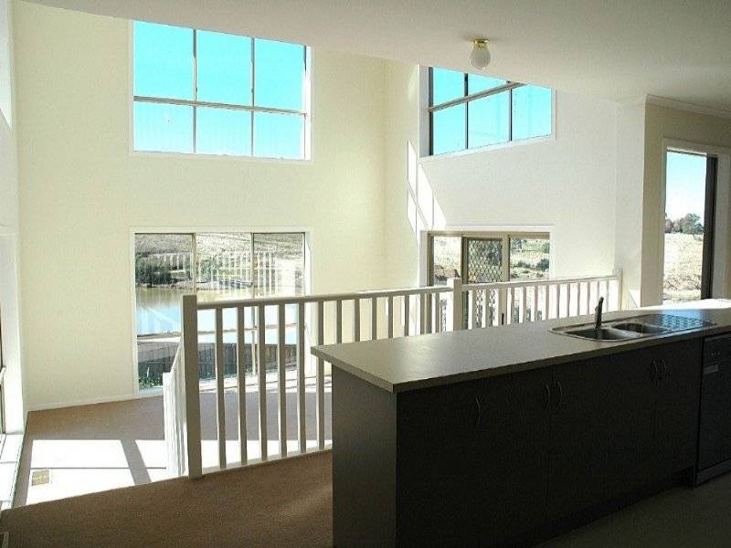 6-8 Riverview Tce, Sunbury VIC 3429