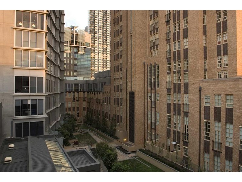 211/61 MacKenzie Street, Melbourne VIC 3000