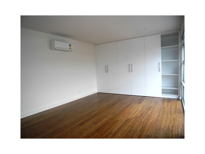 3/157 Bay Street, Port Melbourne VIC 3207