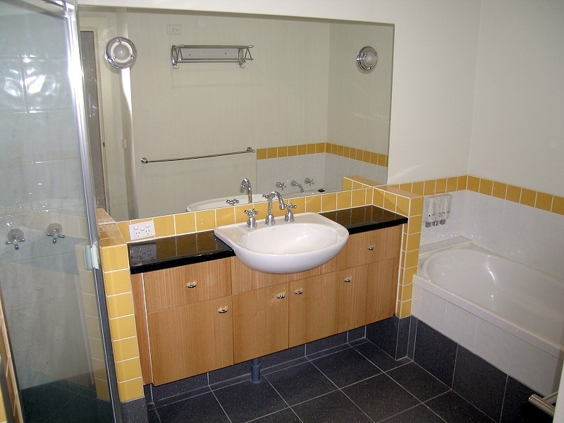 2/17-17 Niagara Lane, Melbourne VIC 3000