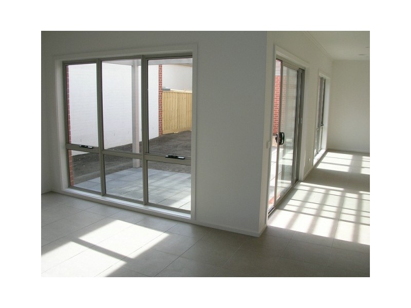 53 Strickland Avenue, Parkville VIC 3052