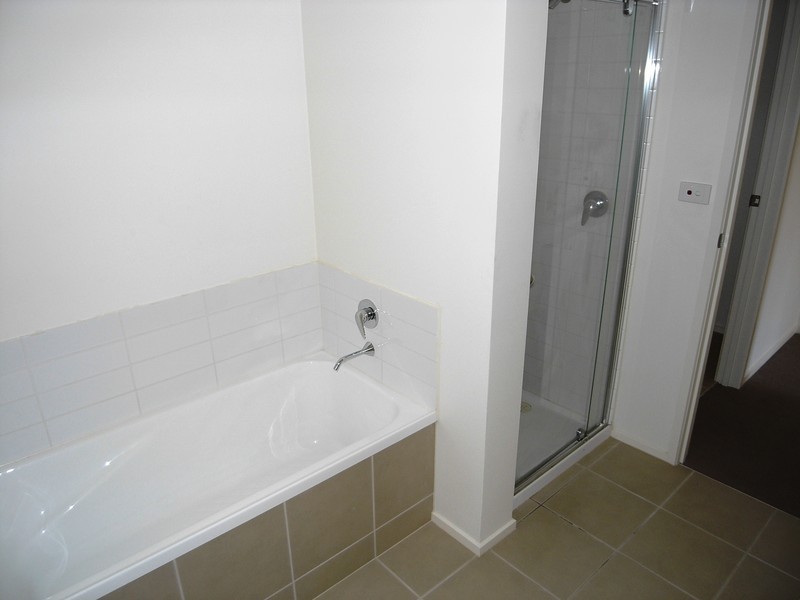 302/72 Altona Street, Kensington VIC 3031