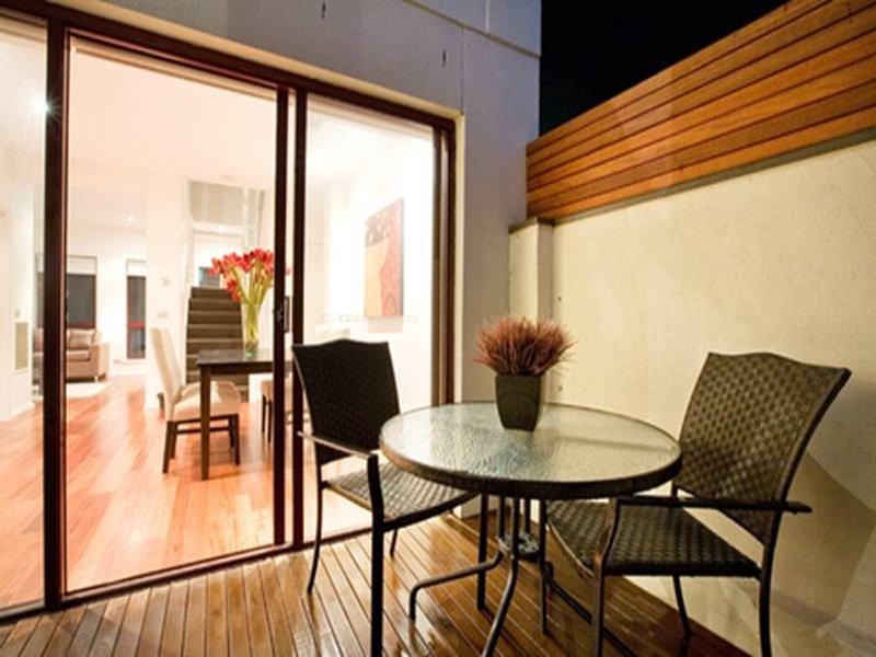 20 Newton Street, Kensington VIC 3031