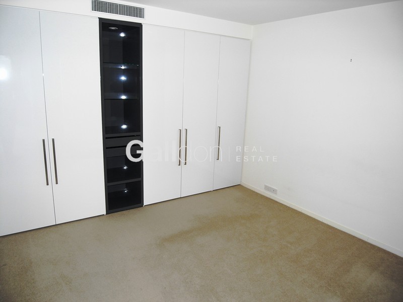 2409/7 Riverside Quay, Southbank VIC 3006