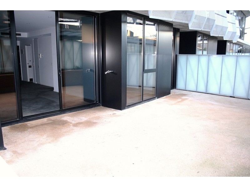 S506/8 Waterview Walk, Docklands VIC 3008