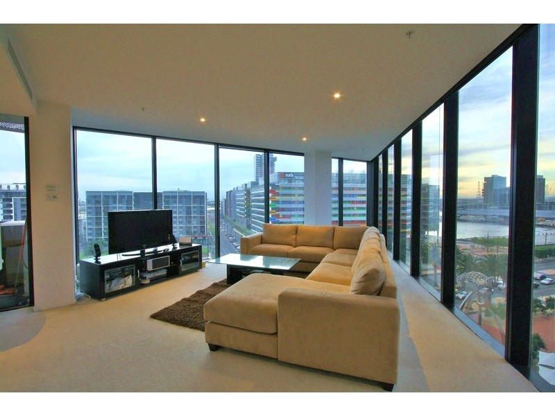 N702/18 Waterview Walk, Docklands VIC 3008