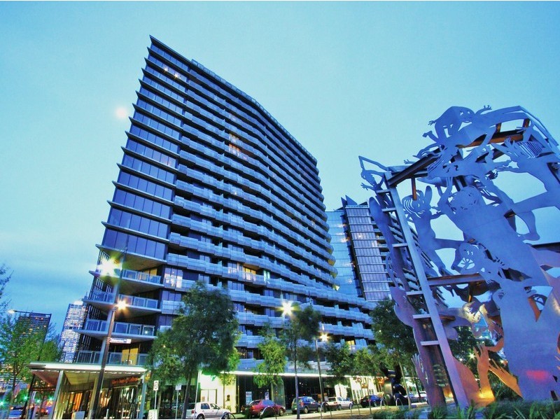 N702/18 Waterview Walk, Docklands VIC 3008