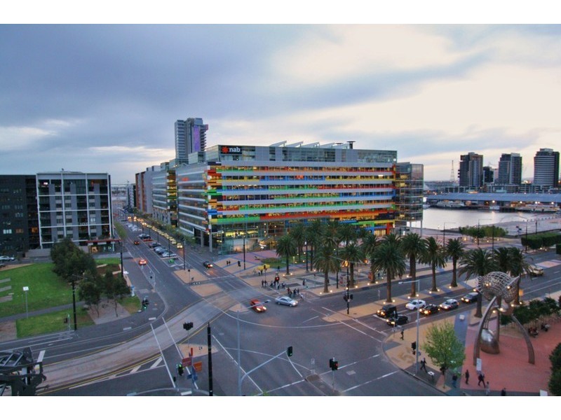 N702/18 Waterview Walk, Docklands VIC 3008
