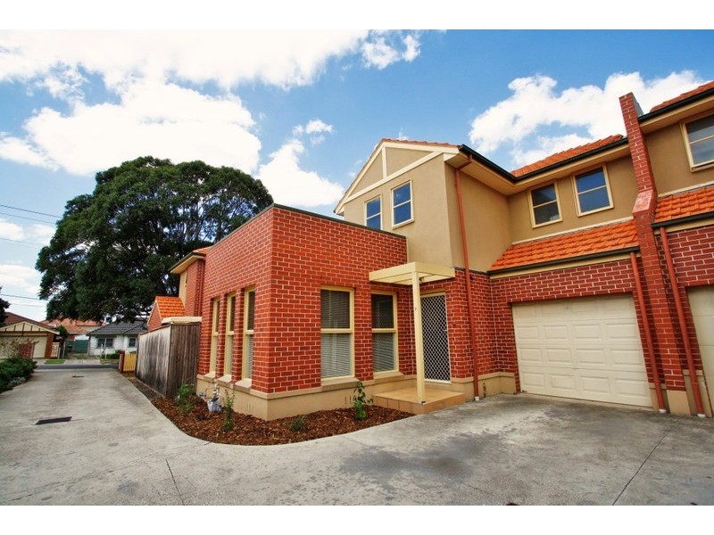 2/367  Napier Street, Strathmore VIC 3041