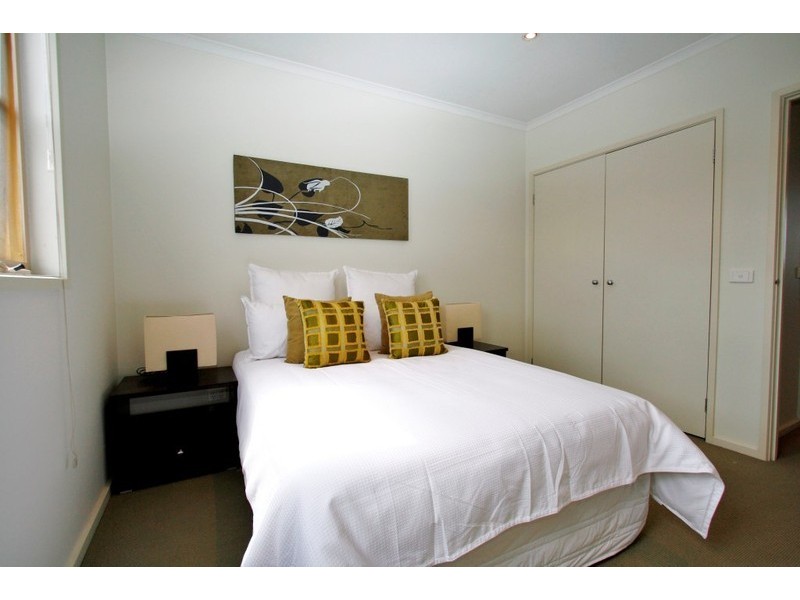 2/367  Napier Street, Strathmore VIC 3041