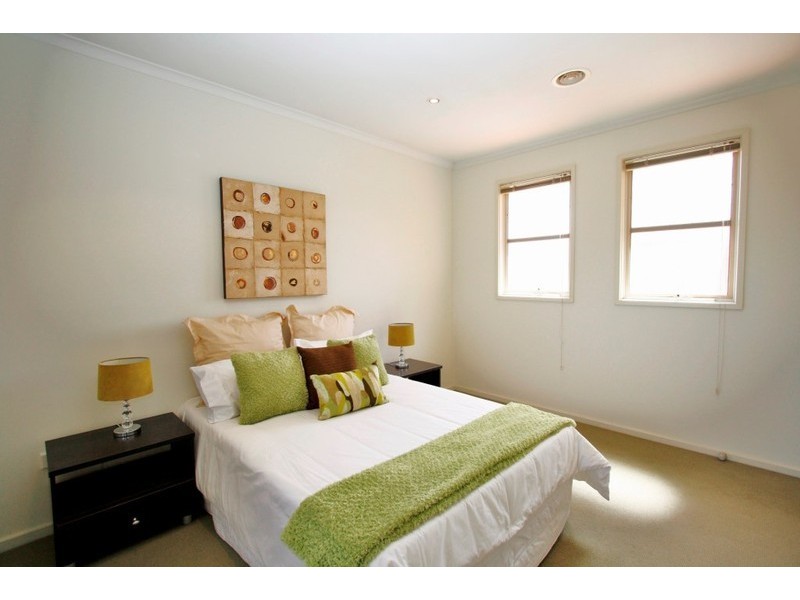 2/367  Napier Street, Strathmore VIC 3041