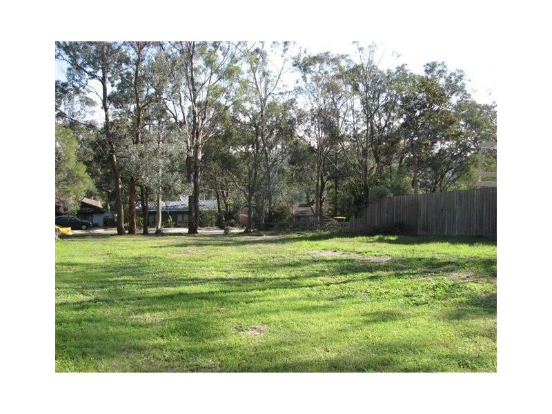 33 Heacham Road, Eltham VIC 3095