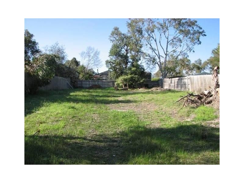 33 Heacham Road, Eltham VIC 3095