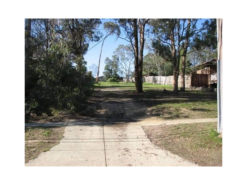 33 Heacham Road, Eltham VIC 3095
