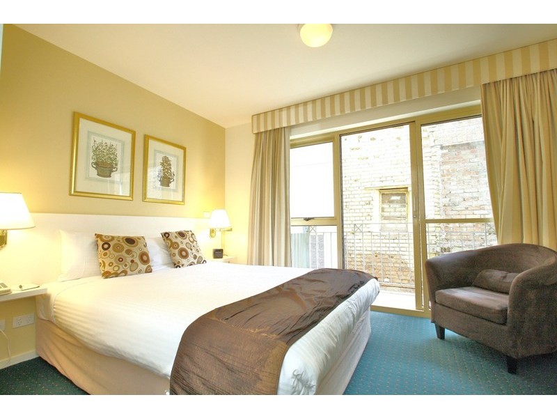 205/18 Finlay Place, Carlton VIC 3053