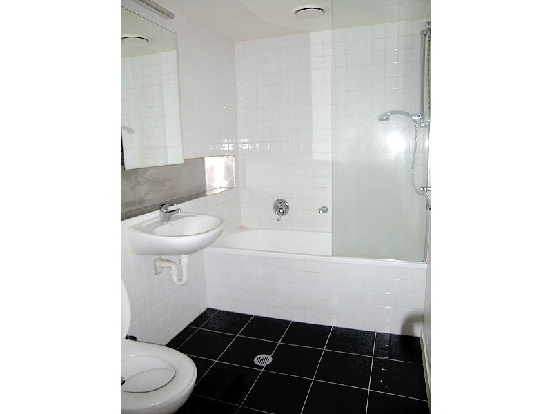 802/11-17 Cohen Place, Melbourne VIC 3000