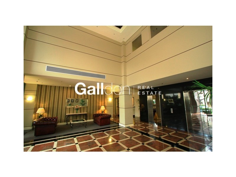 apt 404/15 Queens Road, Melbourne VIC 3004