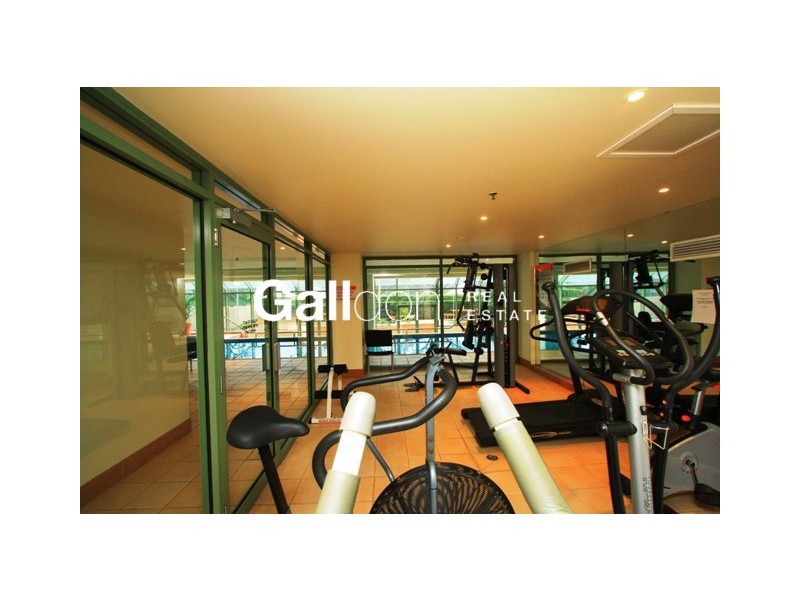 apt 404/15 Queens Road, Melbourne VIC 3004