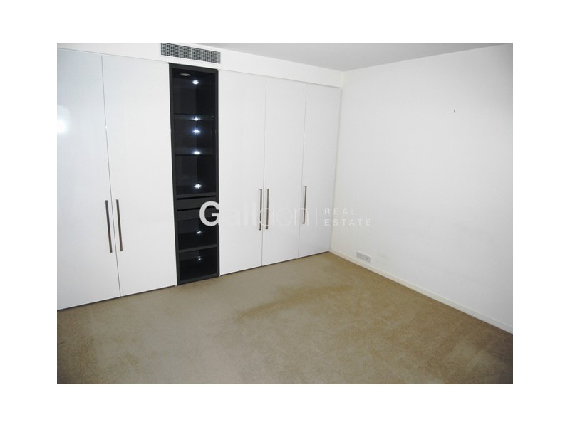 apt 2409/7 Riverside Quay, Southbank VIC 3006