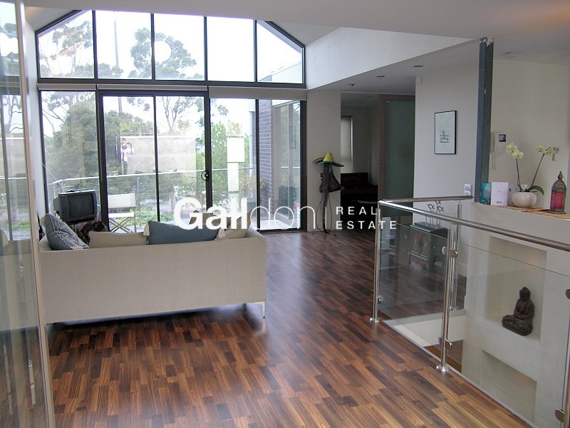 33 Waterloo Crescent, St Kilda VIC 3182