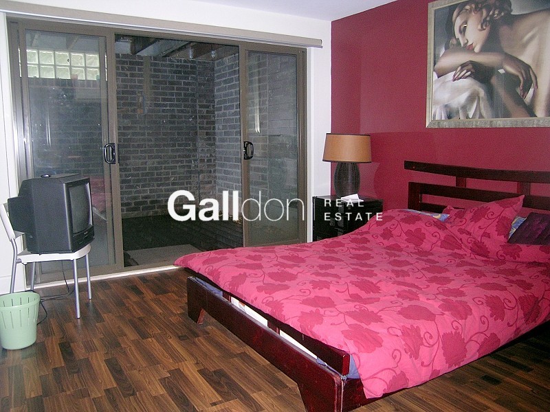 33 Waterloo Crescent, St Kilda VIC 3182