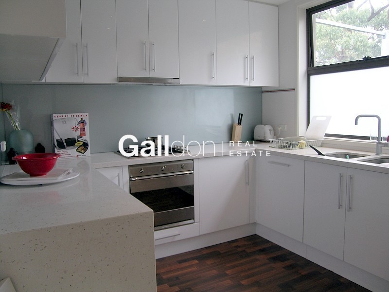 33 Waterloo Crescent, St Kilda VIC 3182