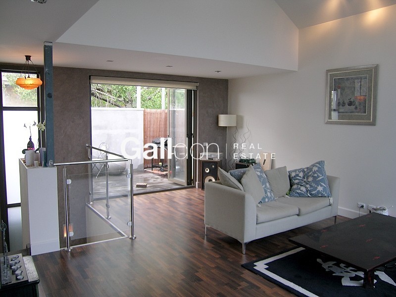 33 Waterloo Crescent, St Kilda VIC 3182