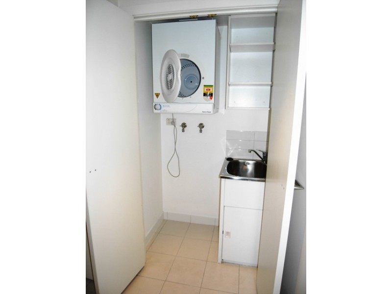Apt 1107/100 Harbour Esplanade, Docklands VIC 3008