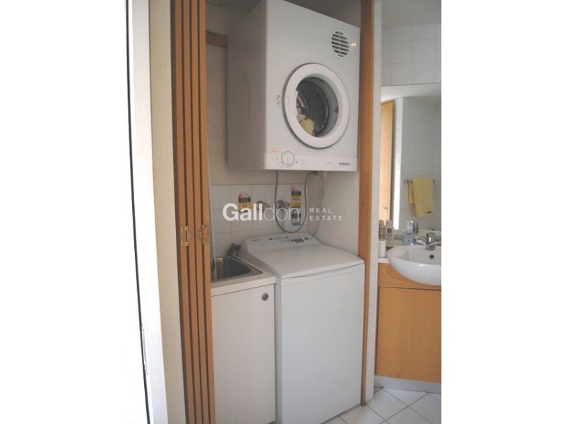 Apt 403/260 Little Collins St, Melbourne VIC 3000