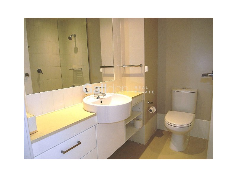 Apt 2312/288 Spencer St, Melbourne VIC 3000