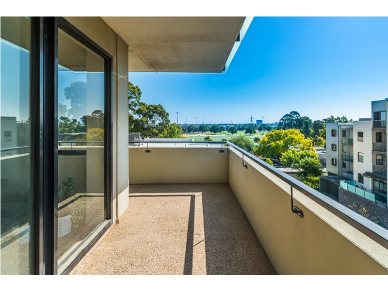 302/72 Altona Street, Kensington VIC 3031