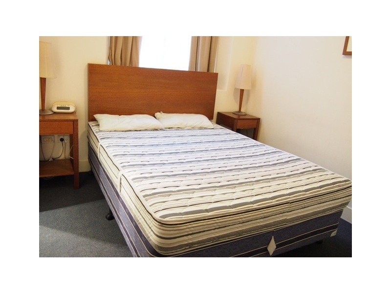 Apt 102/18 Bank Place, Melbourne VIC 3000