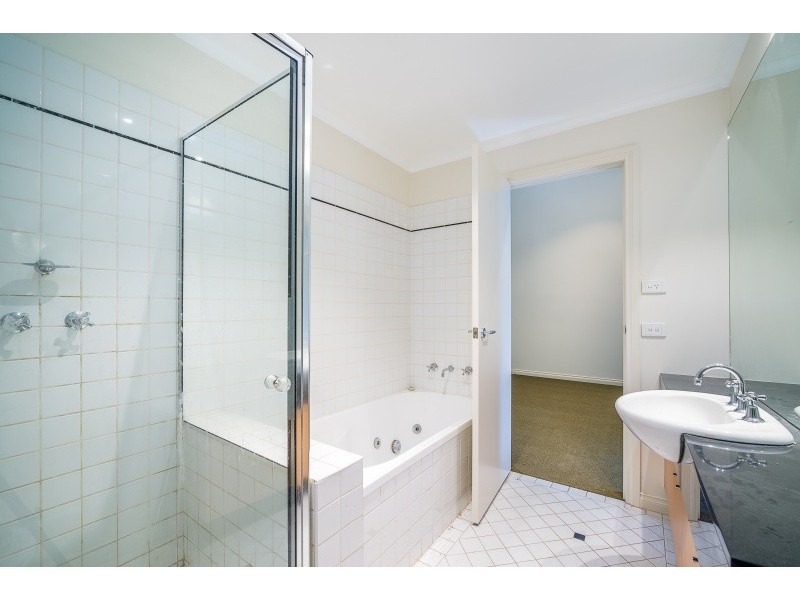 28 Mclean Alley, Melbourne VIC 3000