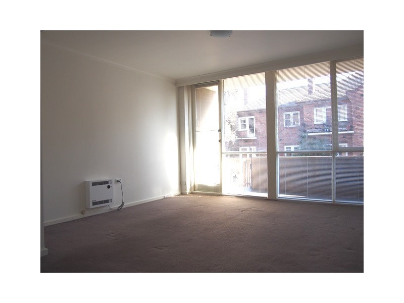 2/42 Milton Street, Elwood VIC 3184